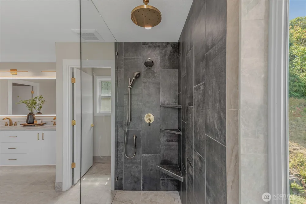2222 NW Iris Court Camas, WA 98607