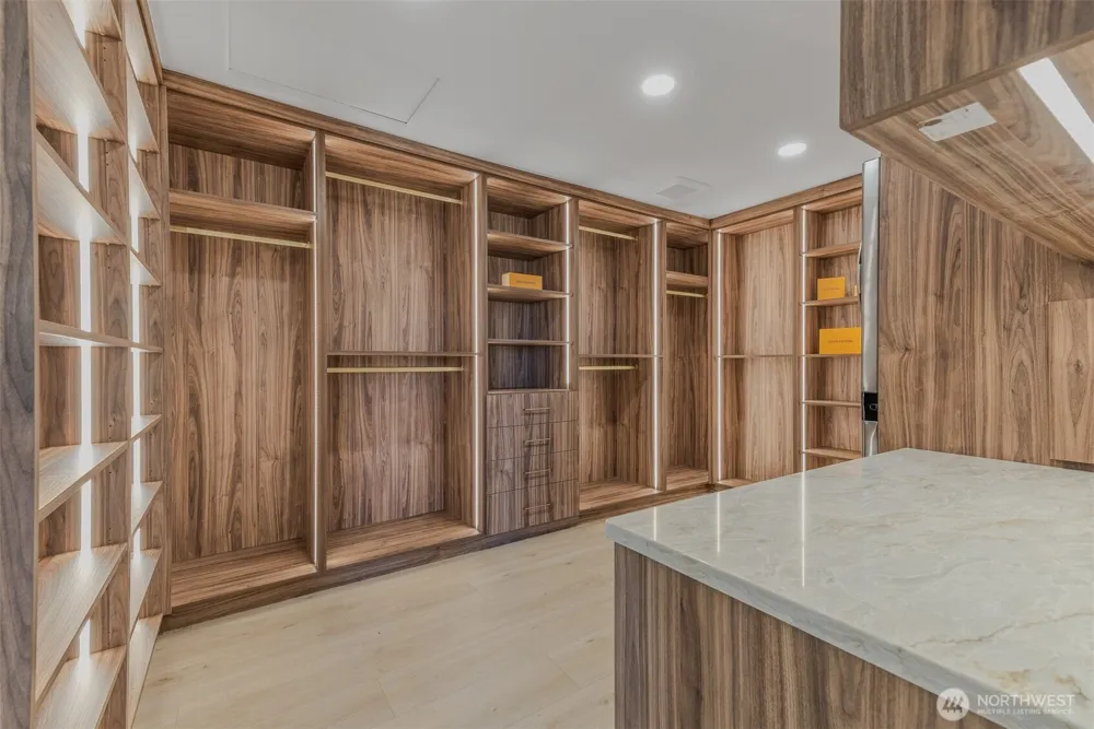 2222 NW Iris Court Camas, WA 98607