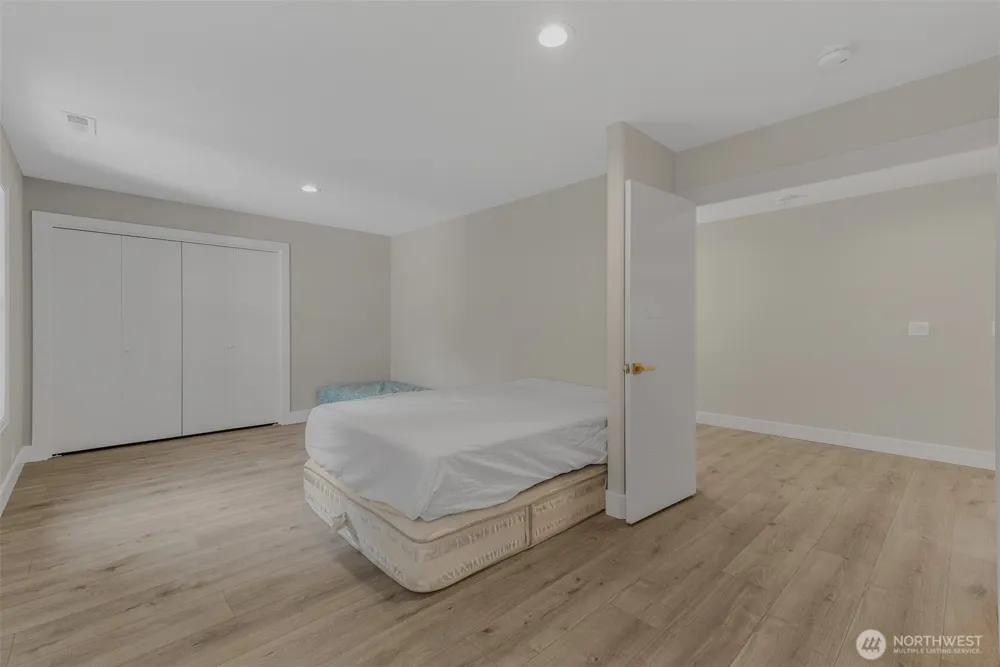2222 NW Iris Court Camas, WA 98607