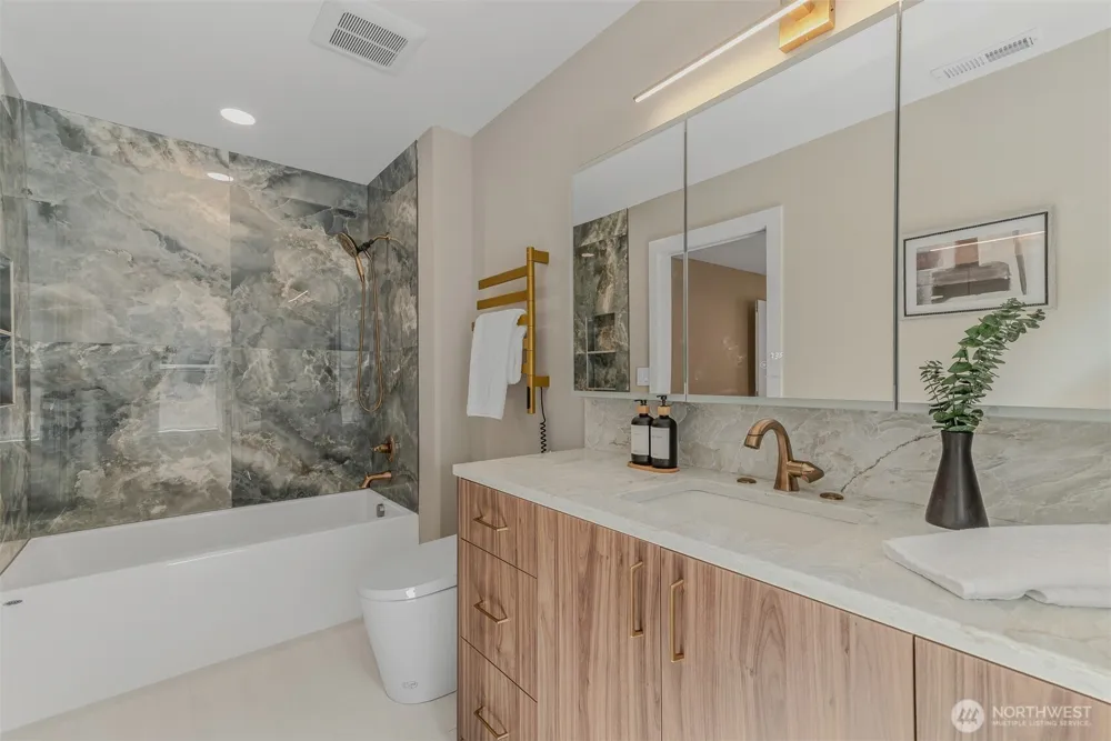 2222 NW Iris Court Camas, WA 98607