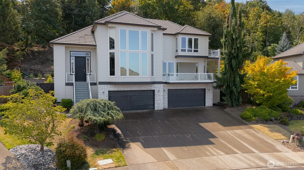 2222 NW Iris Court Camas, WA 98607