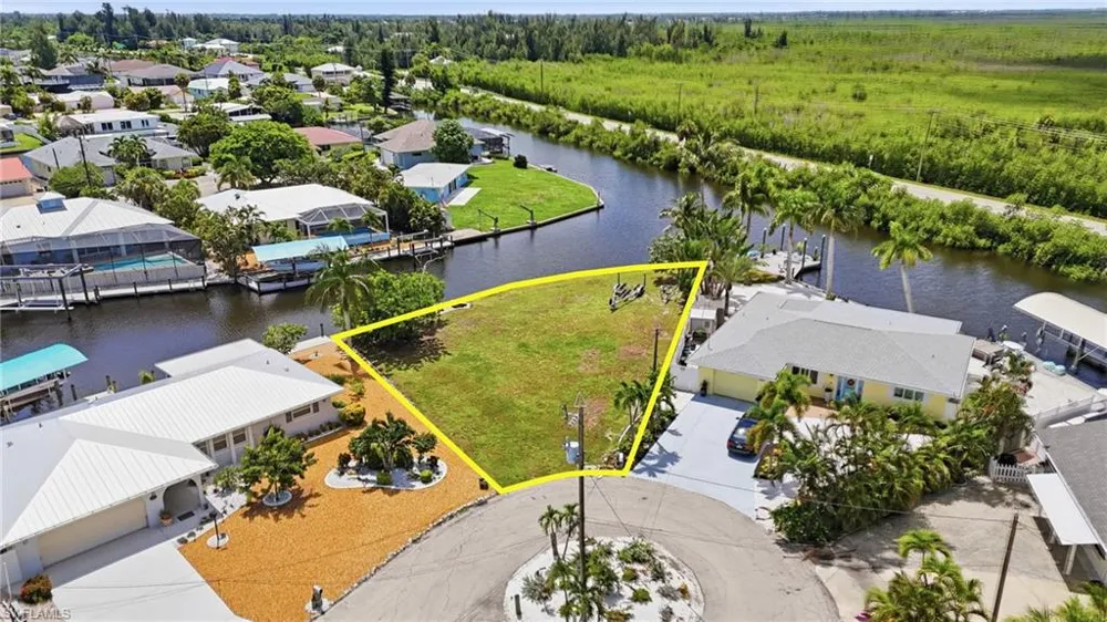 12100 Moon Shell Drive Matlacha Isles, FL 33991