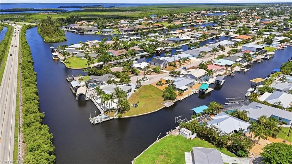 12100 Moon Shell Drive Matlacha Isles, FL 33991