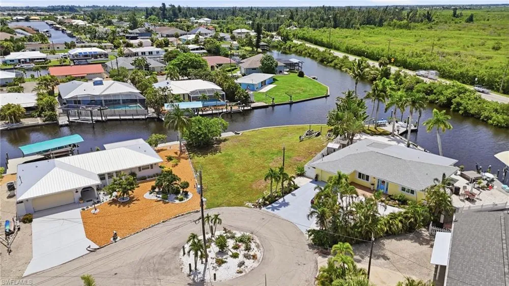12100 Moon Shell Drive Matlacha Isles, FL 33991