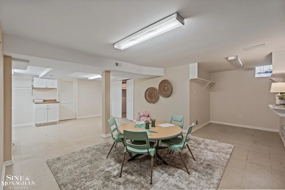 1930 Lochmoor Boulevard Grosse Pointe Woods City, MI 48236