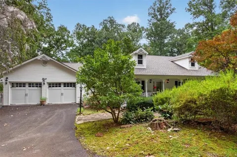 654 Oaklands Drive