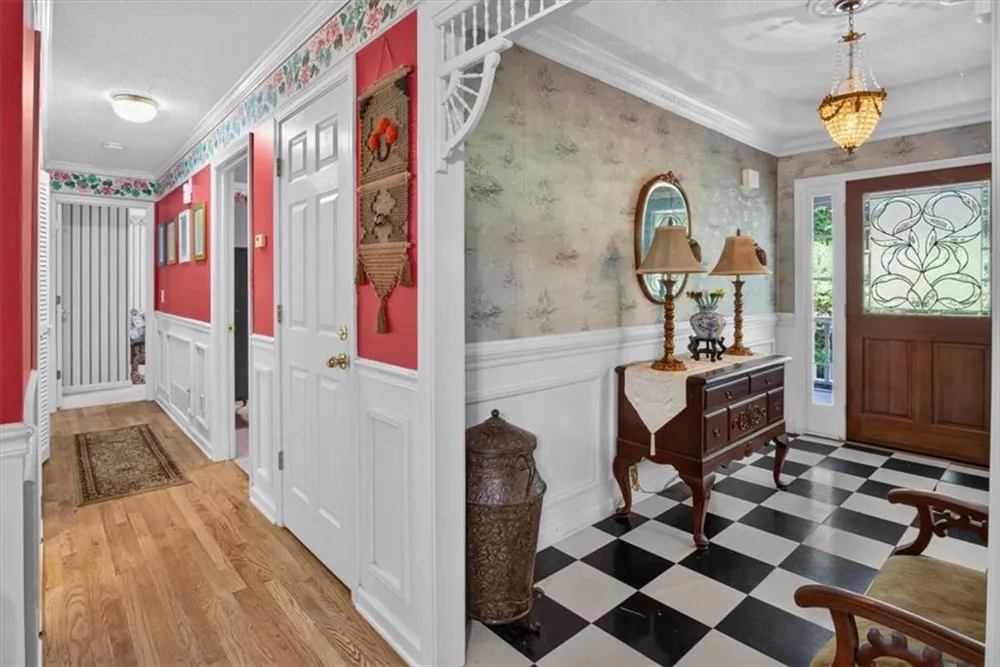 654 Oaklands Drive Talking Rock, GA 30175