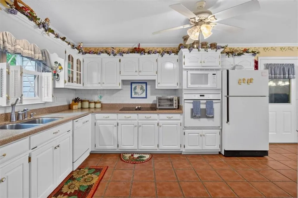 654 Oaklands Drive Talking Rock, GA 30175