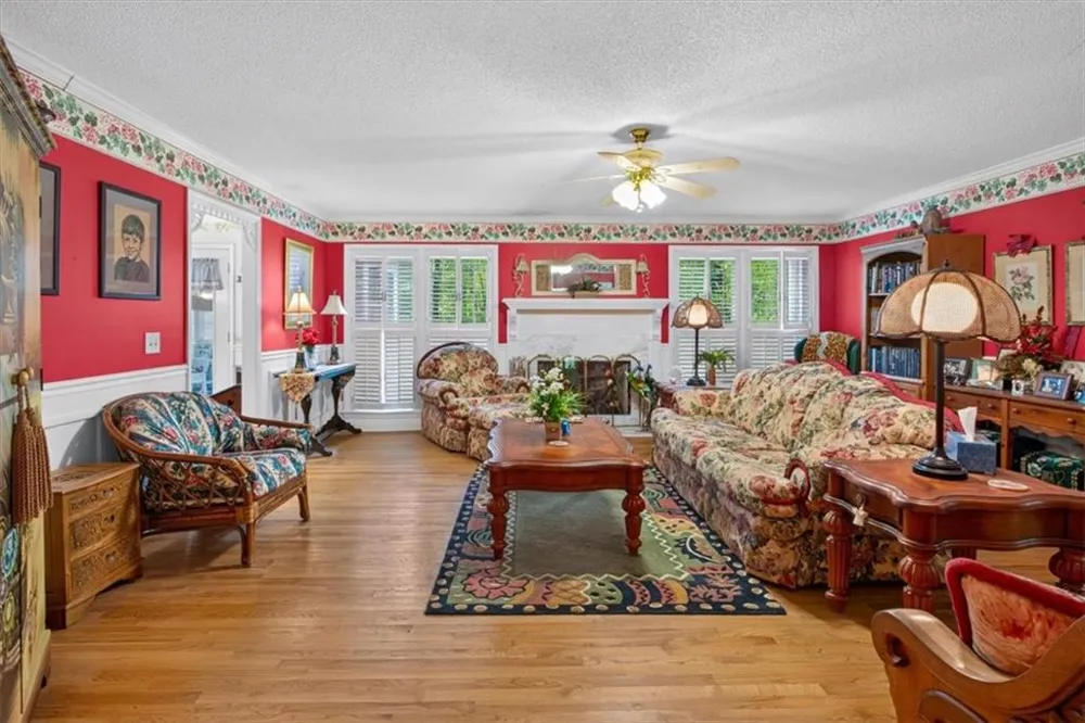 654 Oaklands Drive Talking Rock, GA 30175