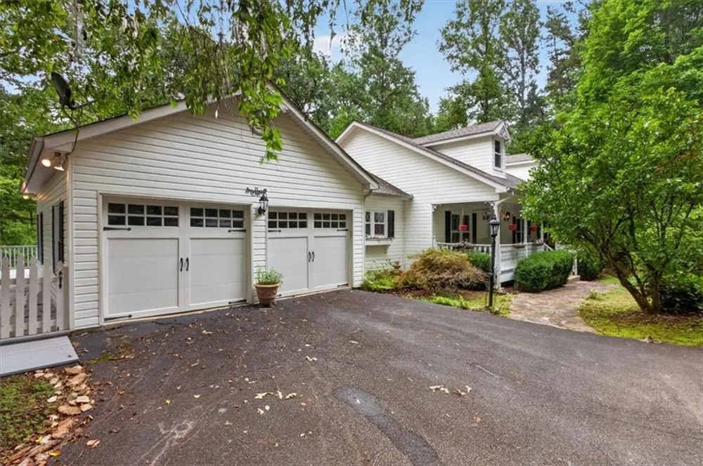 654 Oaklands Drive Talking Rock, GA 30175