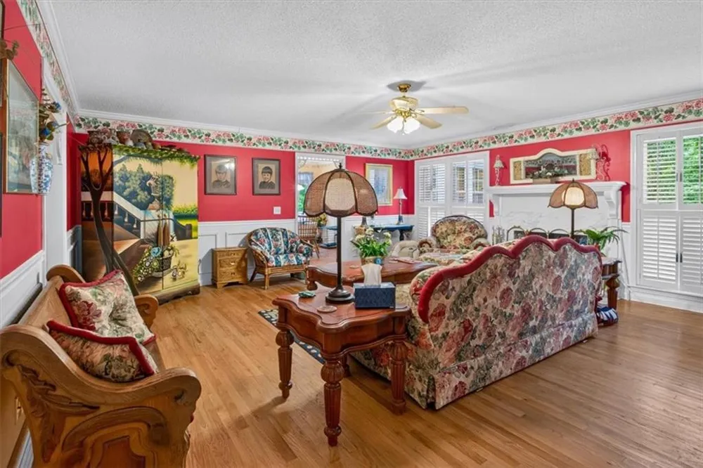 654 Oaklands Drive Talking Rock, GA 30175