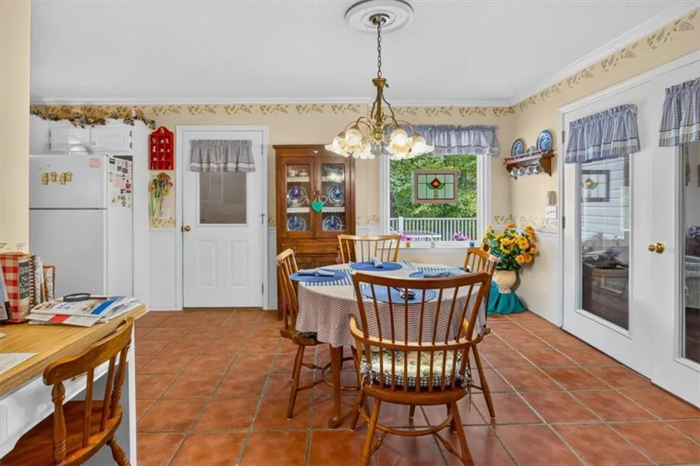 654 Oaklands Drive Talking Rock, GA 30175