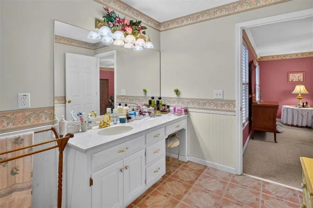654 Oaklands Drive Talking Rock, GA 30175