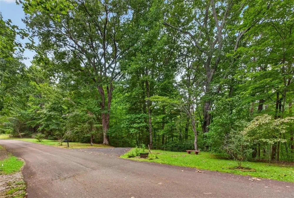 654 Oaklands Drive Talking Rock, GA 30175