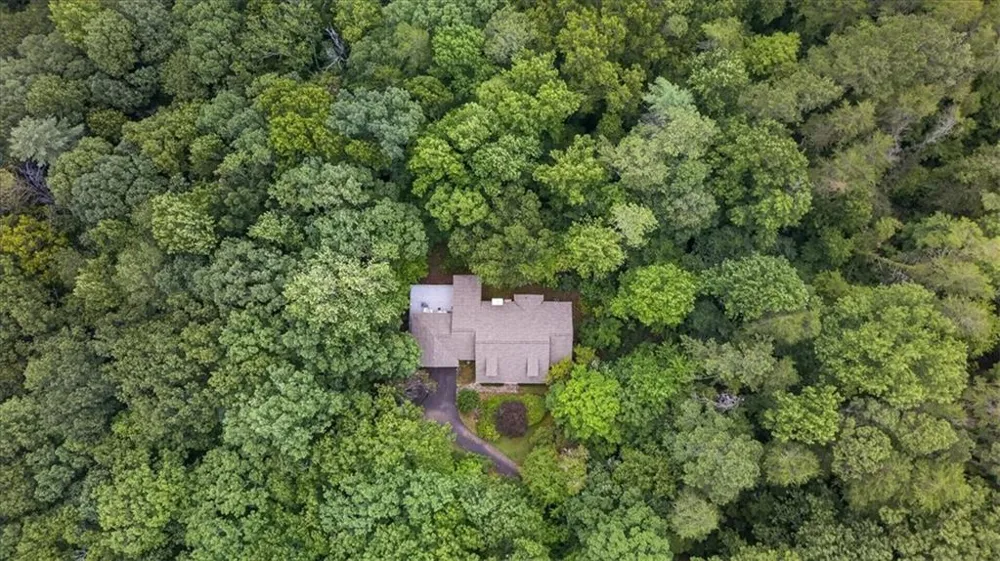 654 Oaklands Drive Talking Rock, GA 30175