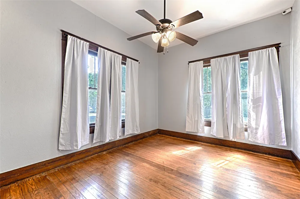 309 W Walnut Street Whitewright, TX 75491