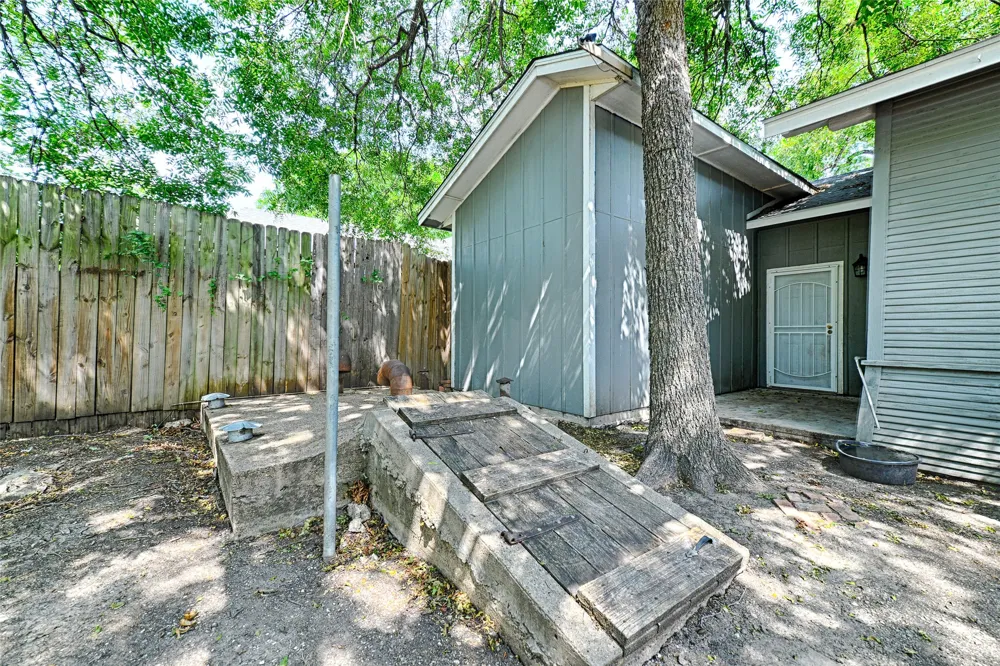 309 W Walnut Street Whitewright, TX 75491