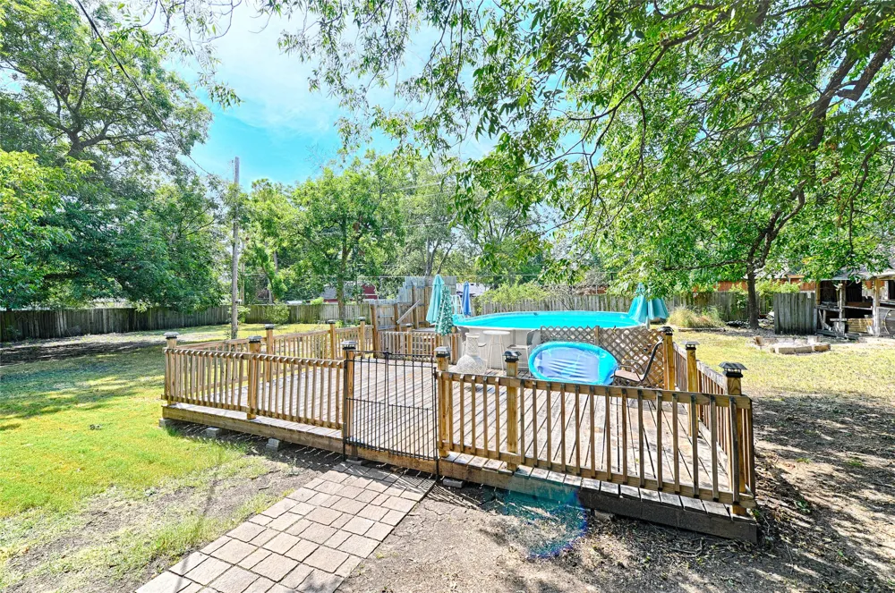 309 W Walnut Street Whitewright, TX 75491