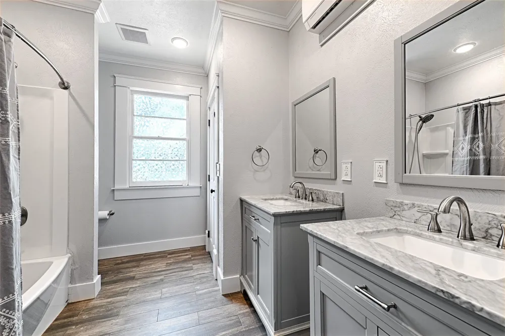 309 W Walnut Street Whitewright, TX 75491