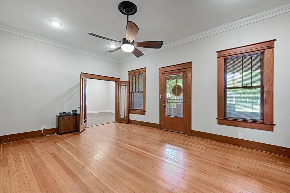309 W Walnut Street Whitewright, TX 75491