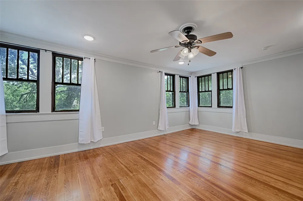 309 W Walnut Street Whitewright, TX 75491