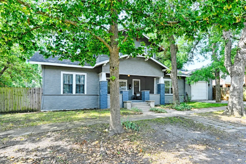 309 W Walnut Street Whitewright, TX 75491