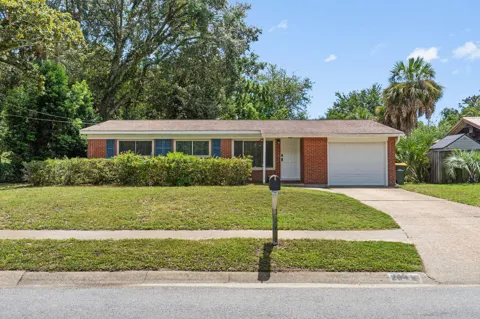 234 NW Holmes Boulevard