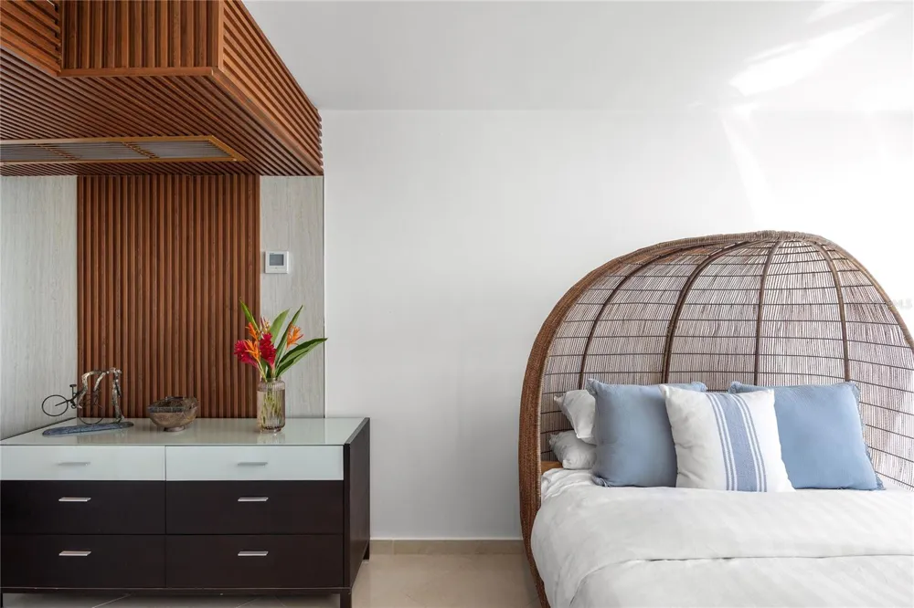890 ASHFORD #8A San Juan, PR 00907