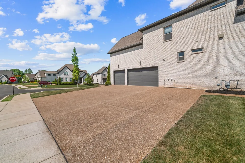 2050 Autumn Ridge Way Spring Hill, TN 37174