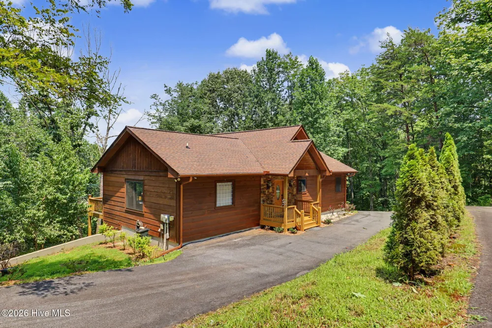 210 Majestic Drive Hayesville, NC 28904