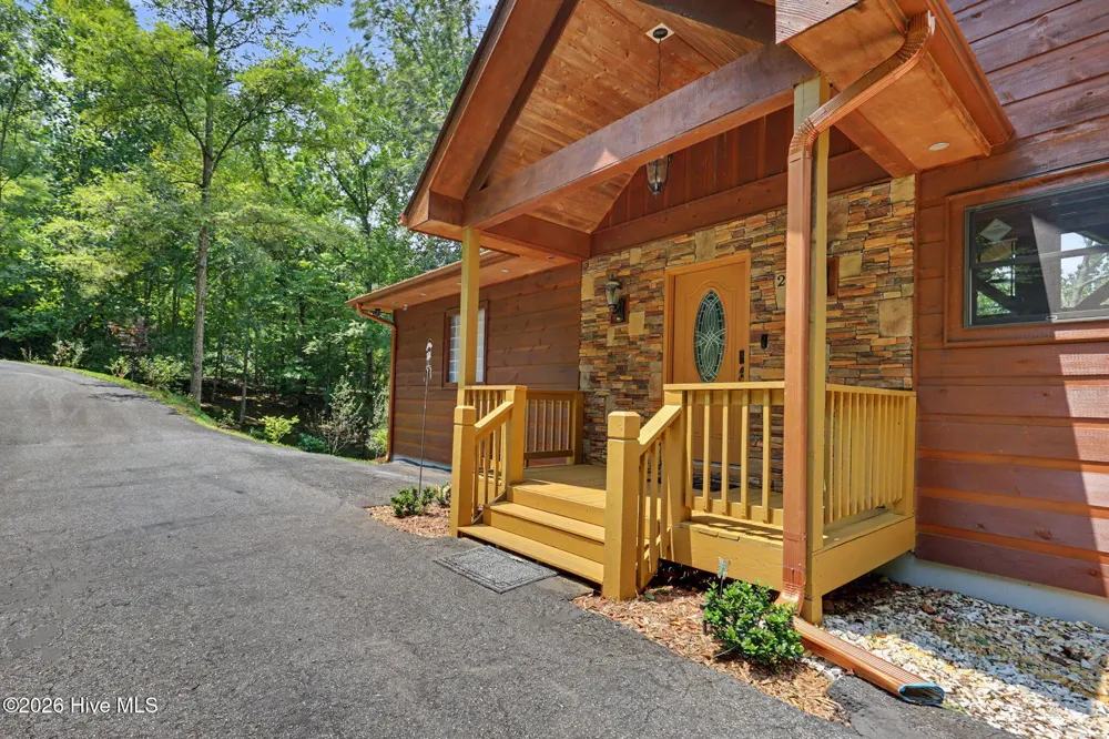 210 Majestic Drive Hayesville, NC 28904