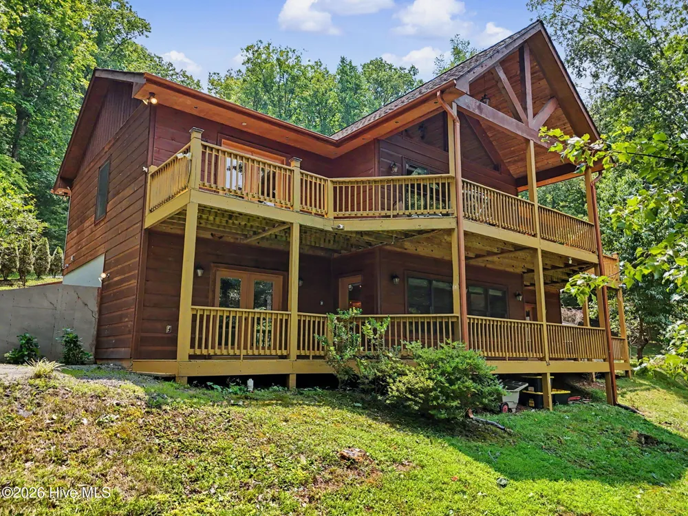 210 Majestic Drive Hayesville, NC 28904