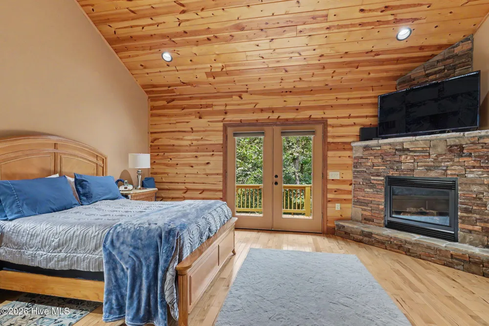 210 Majestic Drive Hayesville, NC 28904