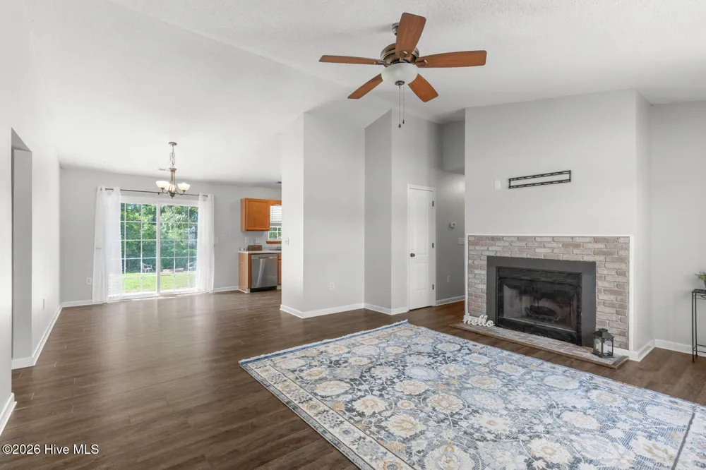 207 Concord Lane Richlands, NC 28574
