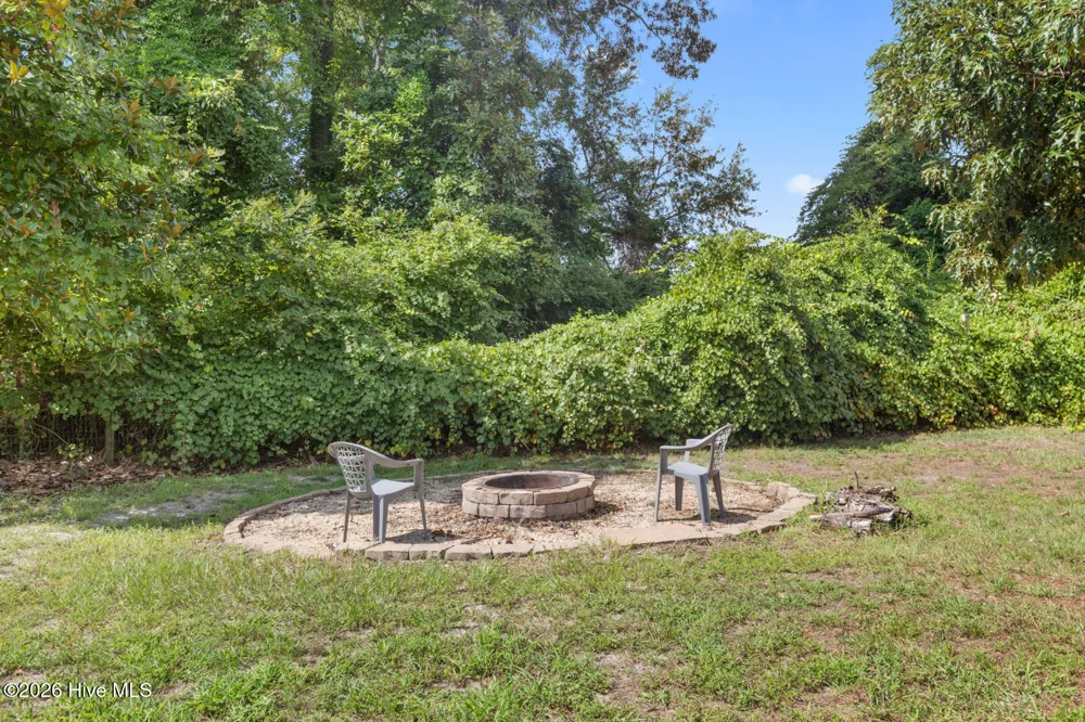 207 Concord Lane Richlands, NC 28574