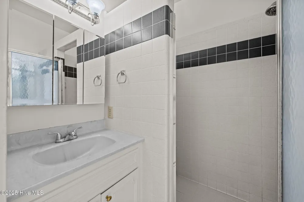 5003 Trent Woods Drive Trent Woods, NC 28562