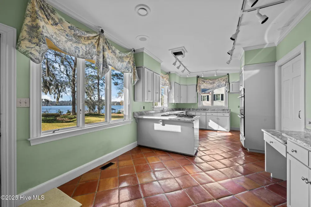 5003 Trent Woods Drive Trent Woods, NC 28562