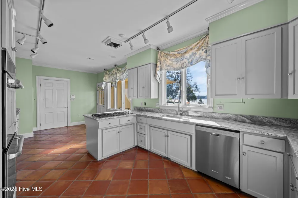 5003 Trent Woods Drive Trent Woods, NC 28562
