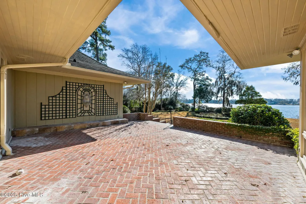 5003 Trent Woods Drive Trent Woods, NC 28562