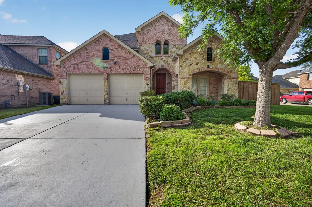 2616 Cove Drive Grand Prairie, TX 75054