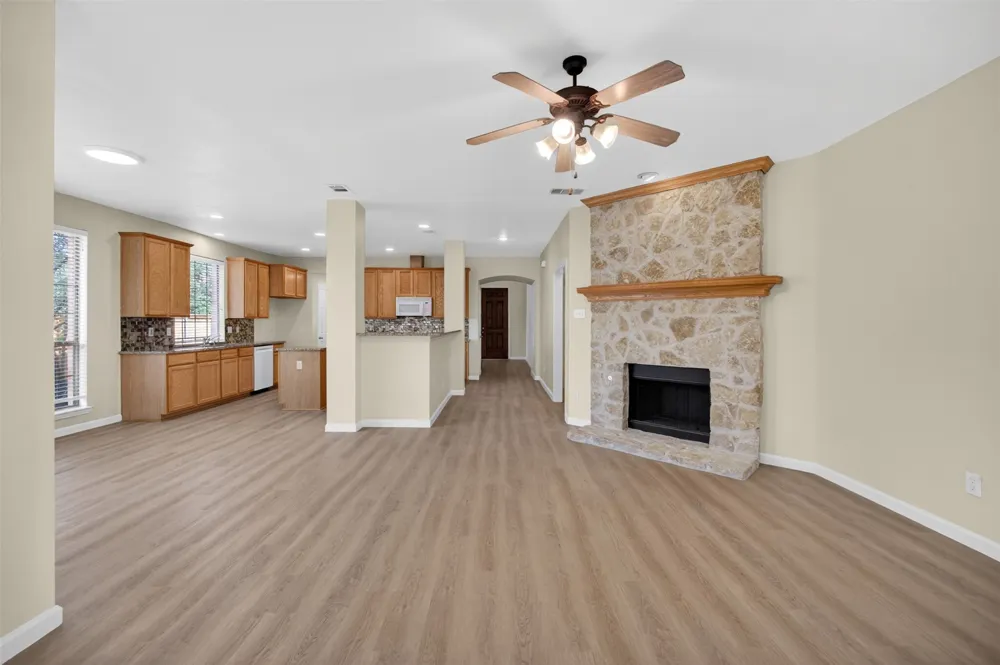 2616 Cove Drive Grand Prairie, TX 75054