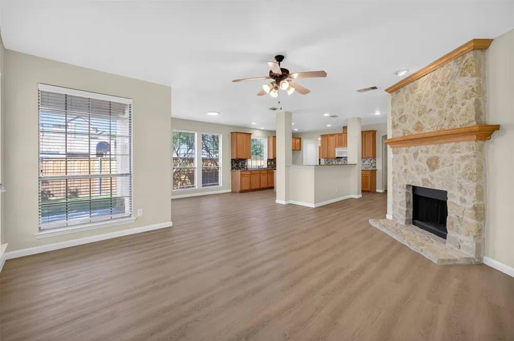 2616 Cove Drive Grand Prairie, TX 75054