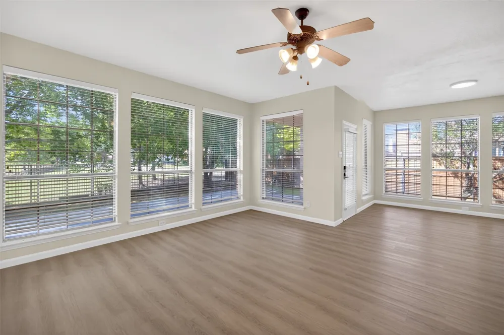 2616 Cove Drive Grand Prairie, TX 75054
