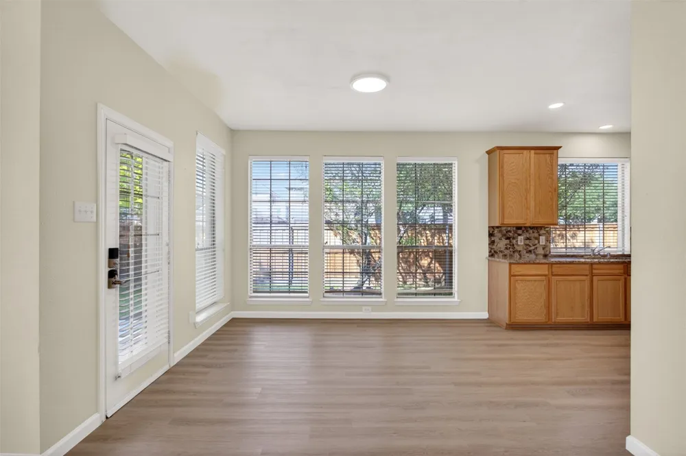 2616 Cove Drive Grand Prairie, TX 75054