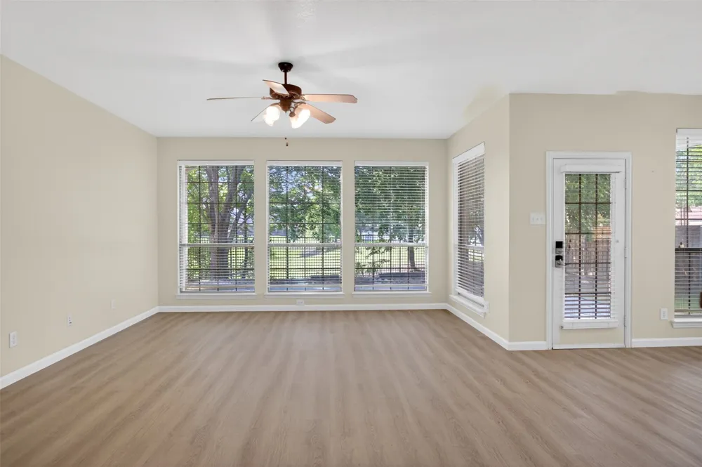 2616 Cove Drive Grand Prairie, TX 75054