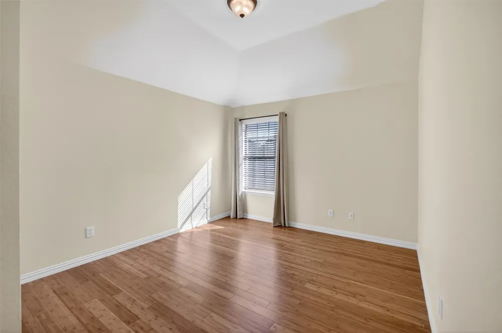 2616 Cove Drive Grand Prairie, TX 75054