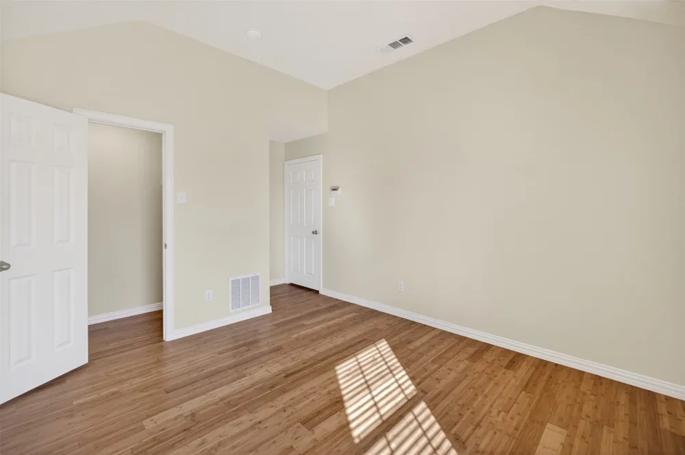2616 Cove Drive Grand Prairie, TX 75054