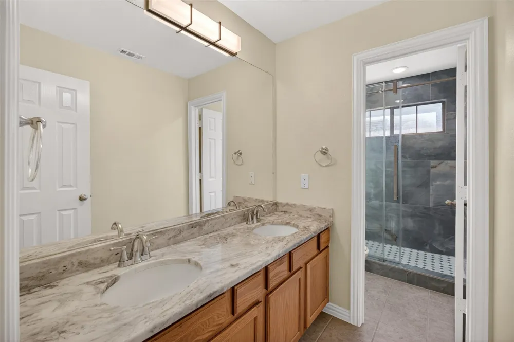 2616 Cove Drive Grand Prairie, TX 75054