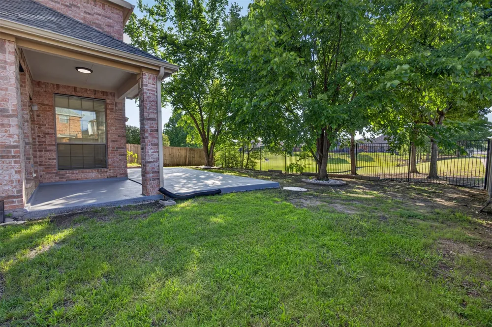2616 Cove Drive Grand Prairie, TX 75054