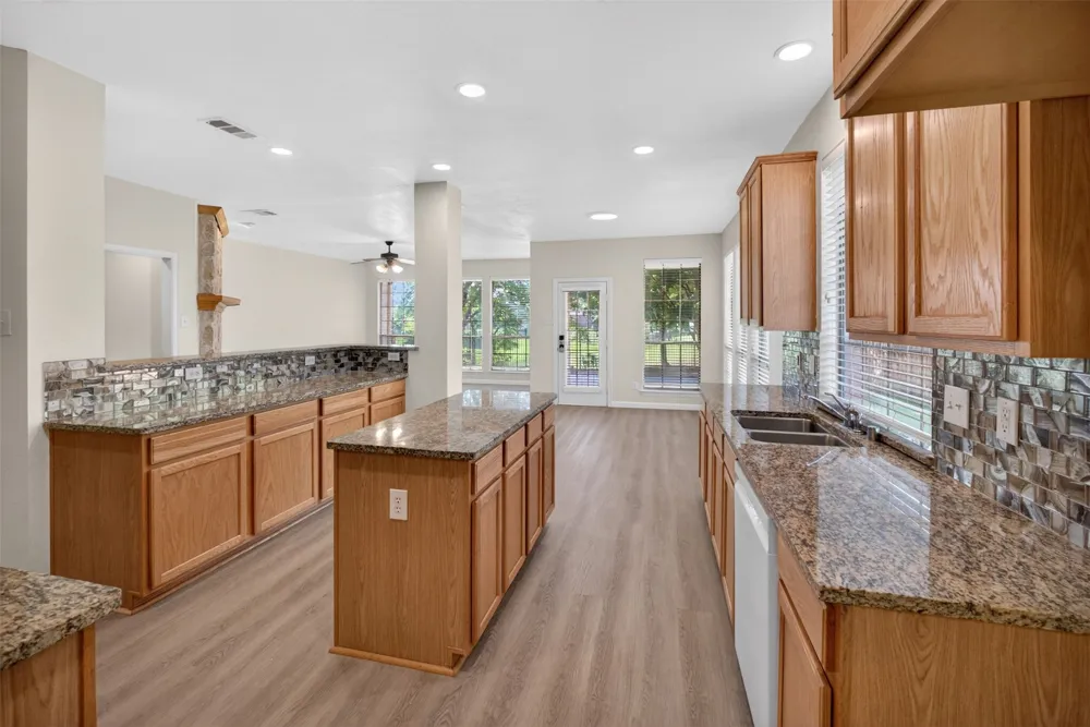 2616 Cove Drive Grand Prairie, TX 75054